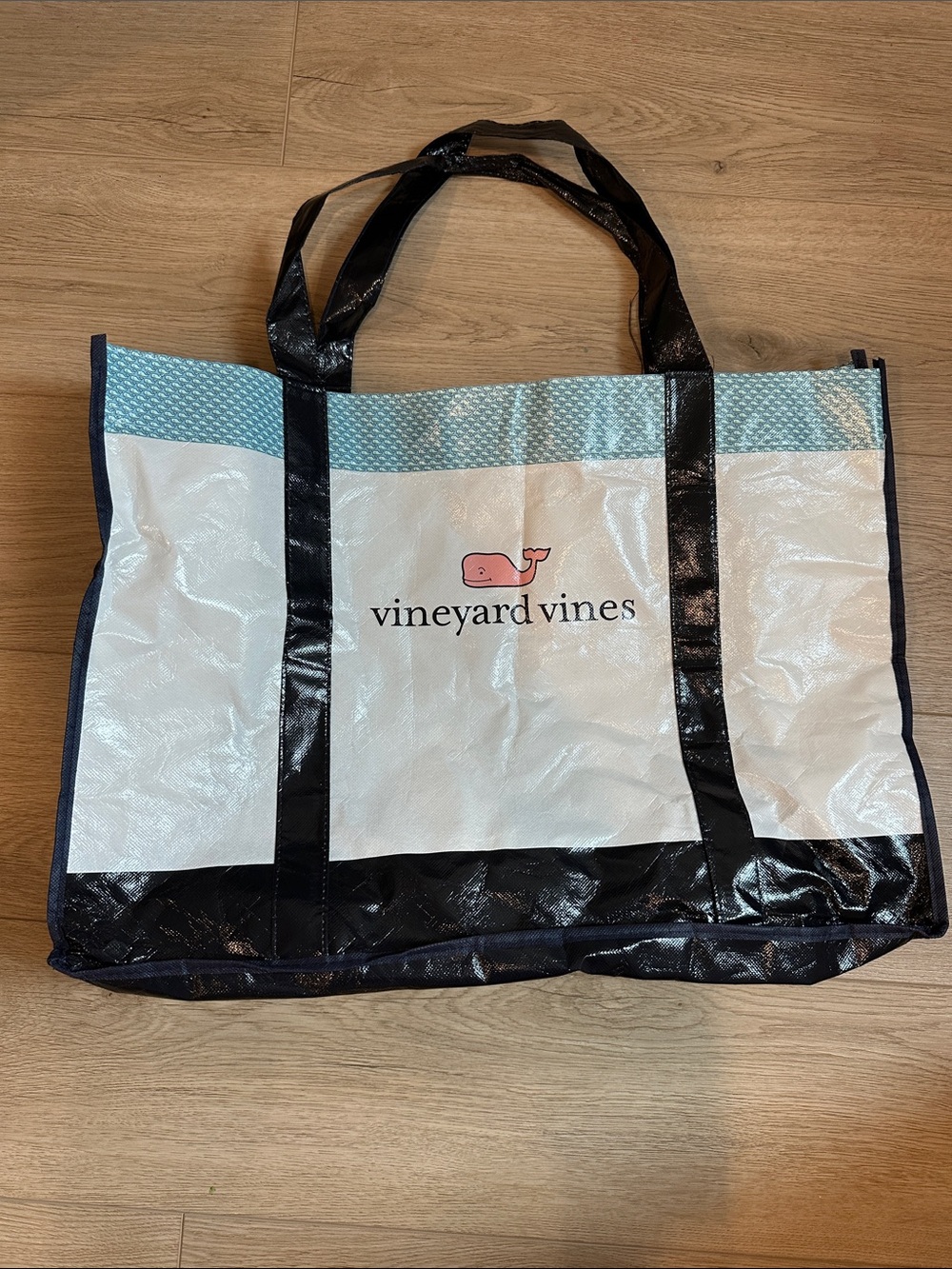 Vineyard Vines White Tote with Black Trim and Light Blue Accent
